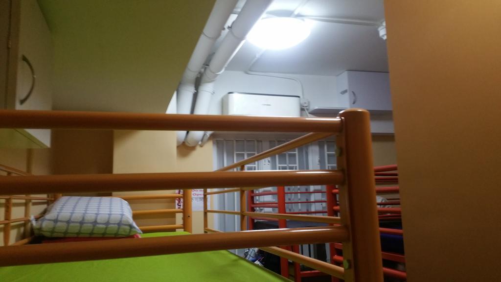 Apple Inn Tsim Sha Tsui Гонконг Экстерьер фото